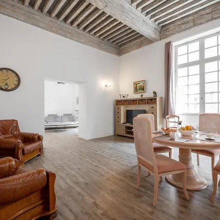 Apartment Bright Spacious Well-equipped