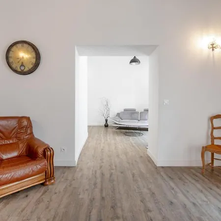 Apartment Bright Spacious Well-equipped